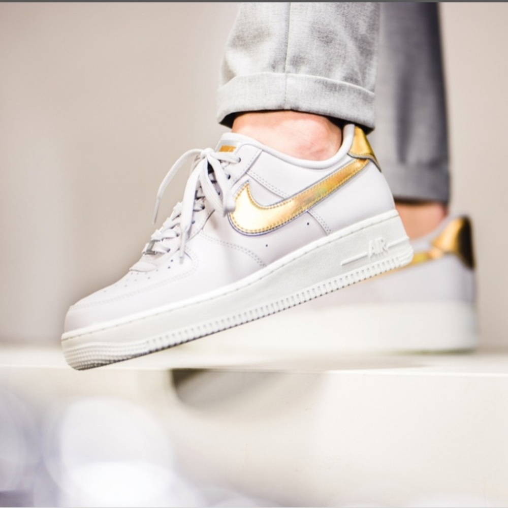 ✔️ New✔️ NIKE Air Force 1 ‘07 Metallic ~ 7.5